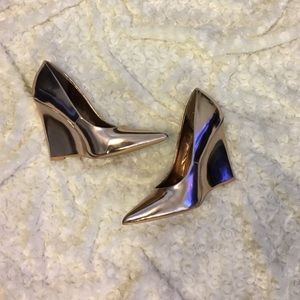 COPY - Rose gold pointed toe wedges